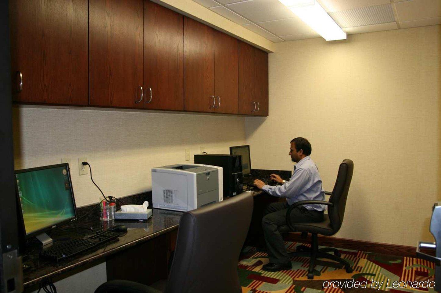 Hampton Inn & Suites Cleveland-Mentor Udogodnienia zdjęcie